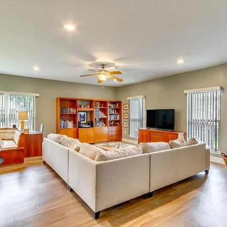 Pet-Friendly Pensacola Home About 2 Mi To Bruce Beach!